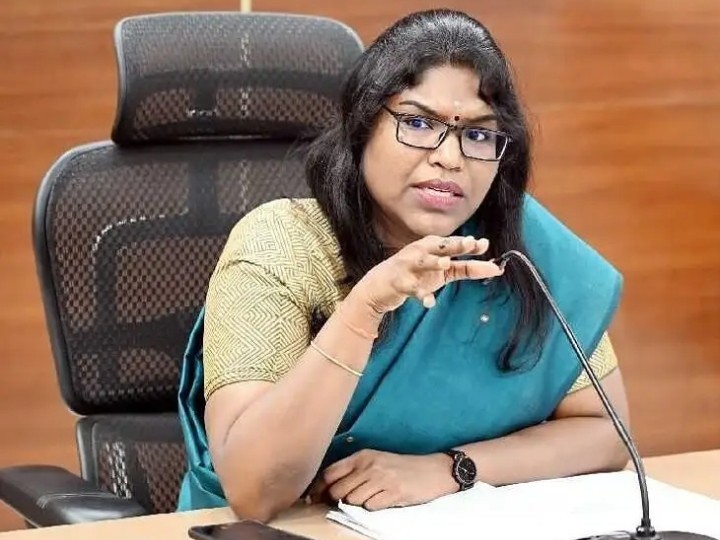 హౌసింగ్ శాఖను హెచ్చరించిన కలెక్టర్