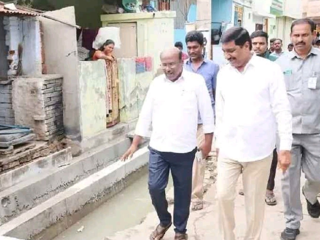 అభివృద్ధి పనులను పరిశీలించిన మంత్రి