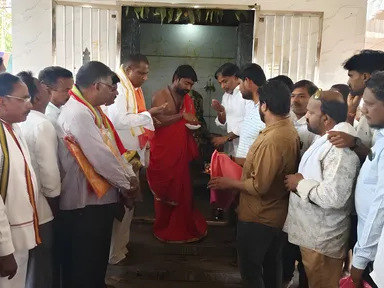 విగ్రహ ప్రతిష్టాపన మహోత్సవంలో మంత్రి
