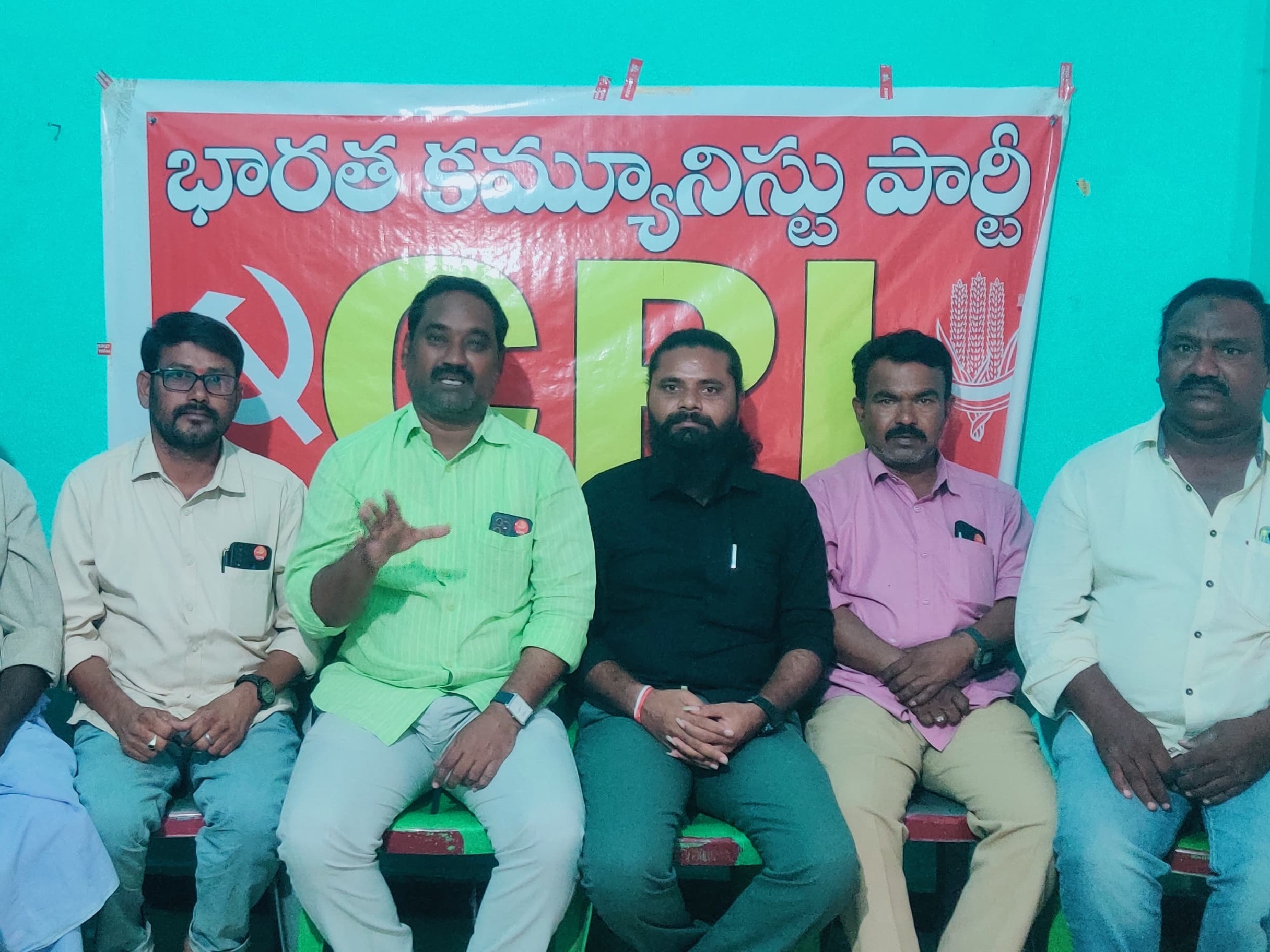 ‘మున్సిపల్ ఛైర్మన్‌పై కఠిన చర్యలు తీసుకోవాలి’