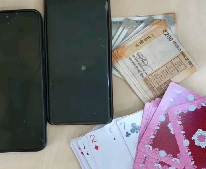 పేకాట స్థావరంపై ఆకస్మిక దాడులు