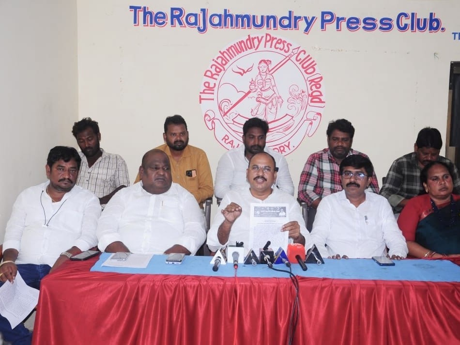 ‘దళితుల మధ్య చిచ్చుపెట్టేందుకు కుట్ర’