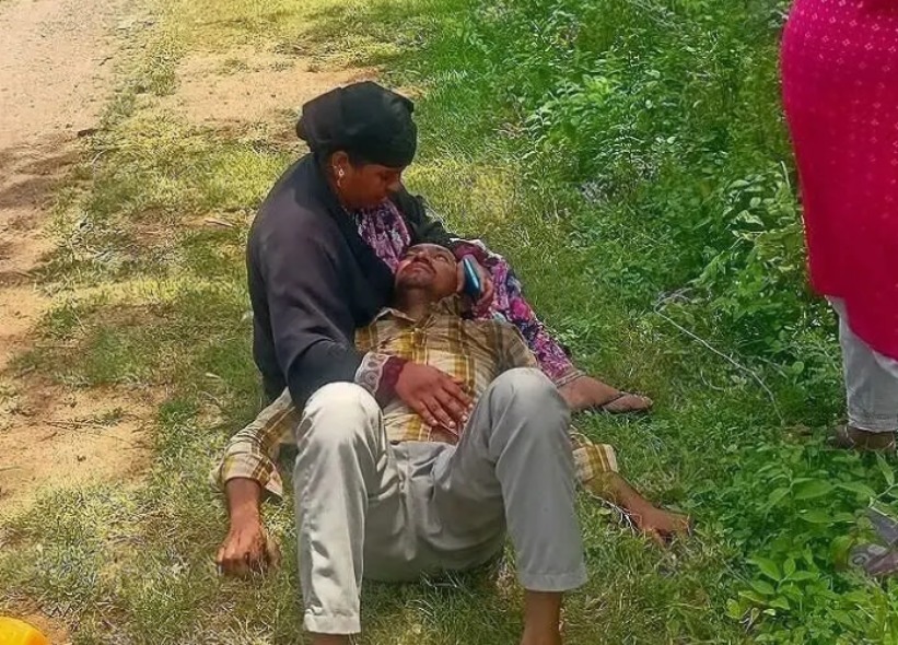 భార్య ఒడిలోనే చనిపోయాడు