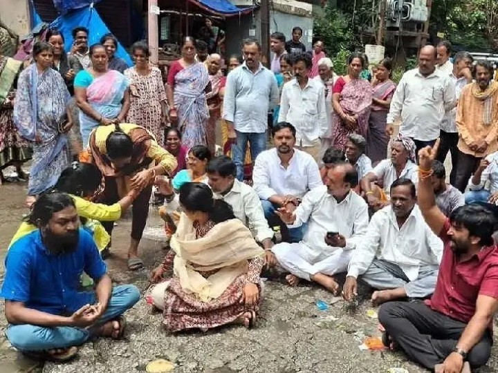 ‘టీచర్స్ కాలనీలో రోడ్డుపై ఆందోళన’