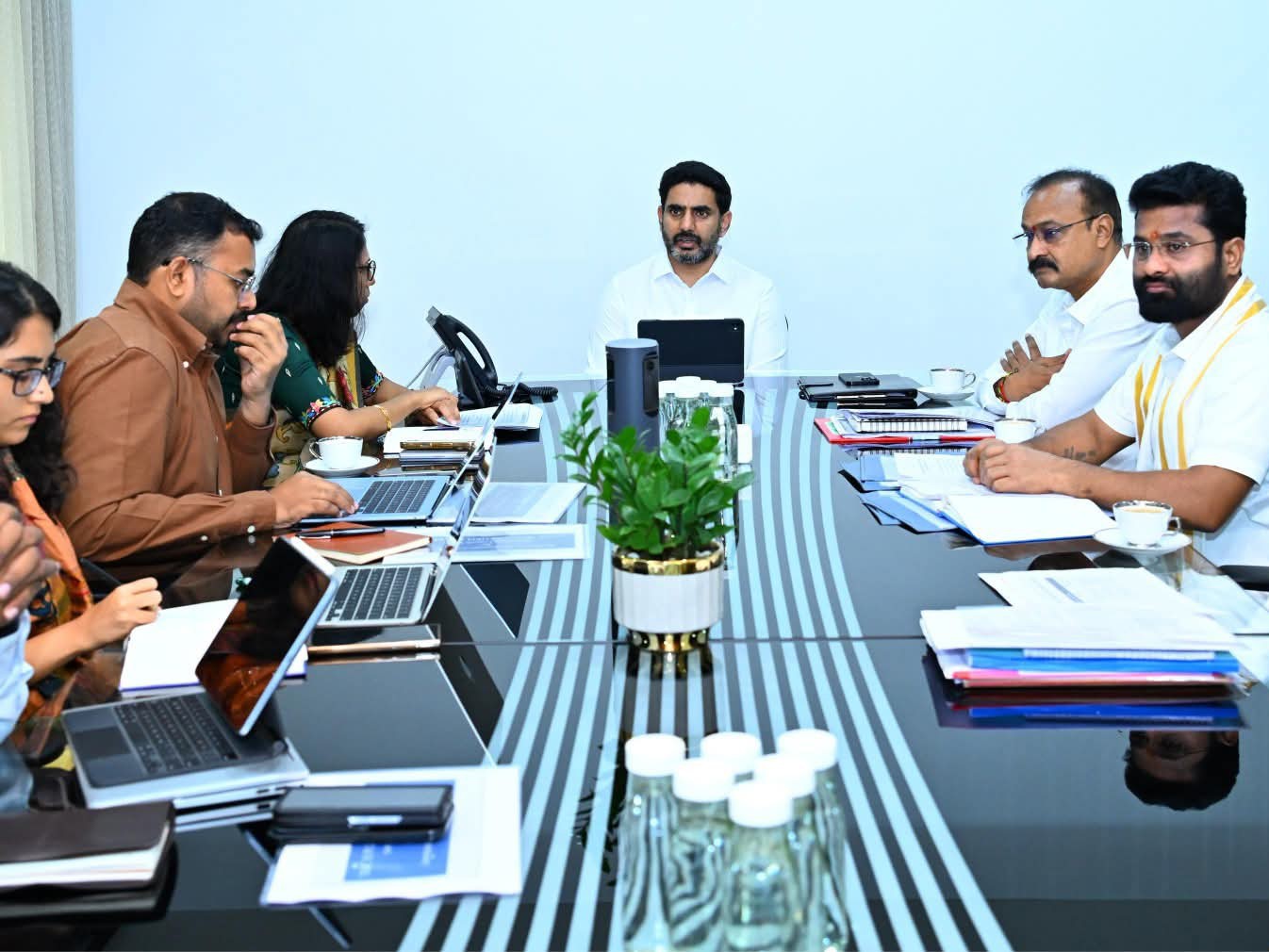మంగళగిరి అభివృద్ధిపై మంత్రి లోకేష్ సమీక్ష