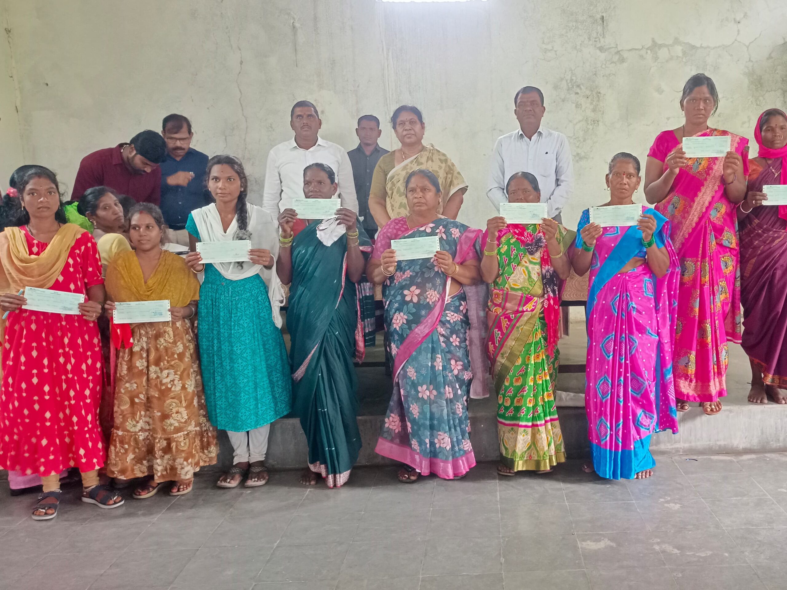 తులం బంగారం ఇస్తామని చెప్పి మోసం చేసిన కాంగ్రెస్: MLA