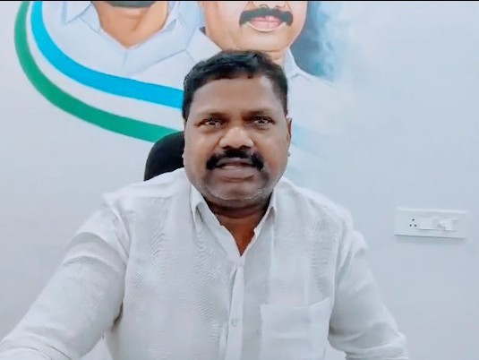 ‘అక్రమ కేసులతో వేధింపు’