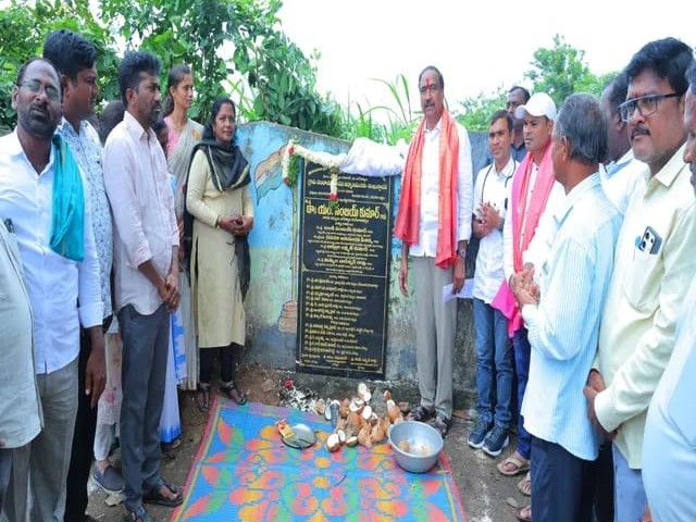 ఎస్సీ సబ్ ప్లాన్ నిధులతో అభివృద్ధి పనులకు భూమిపూజ