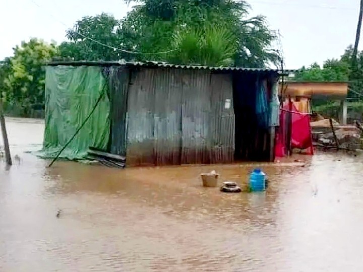 జలమయమైన గోపాలరావుపేటలోని ఇల్లు
