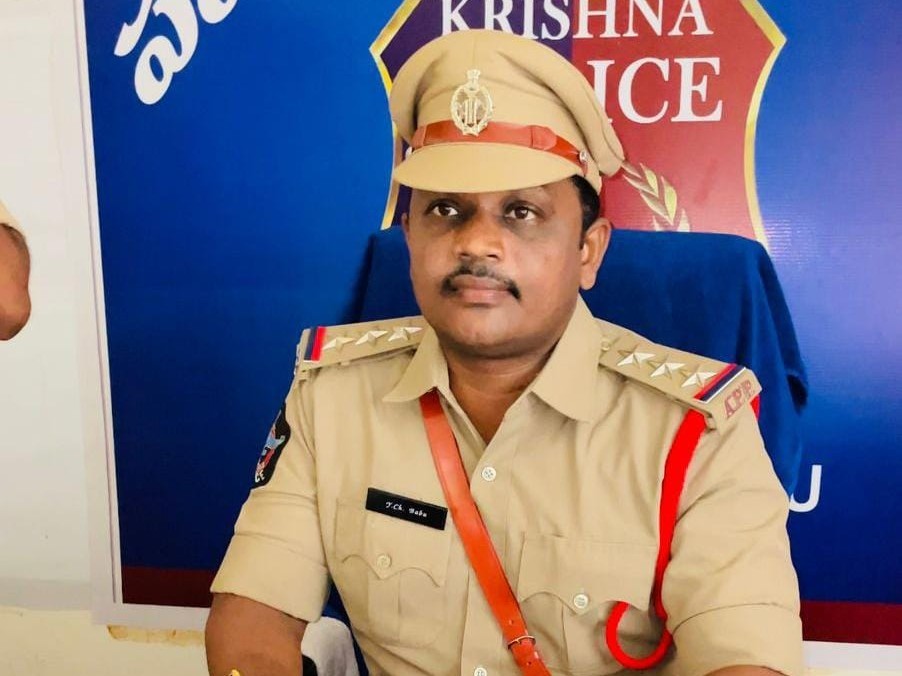 లోతట్టు ప్రాంతాల ప్రజలు అప్రమత్తంగా ఉండండి: సీఐ