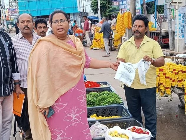 సింగిల్ యూజ్ ప్లాస్టిక్ నిషేధంపై అవగాహన