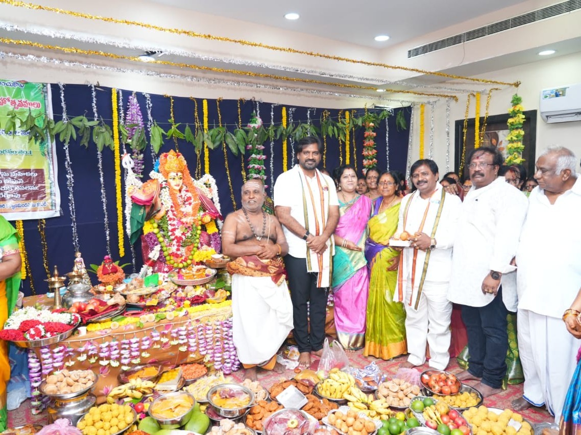 చౌడేశ్వరి అమ్మవారి జయంతిలో పాల్గొన్న ఎమ్మెల్యే