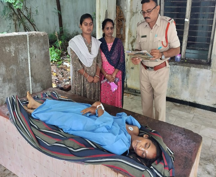 పాము కాటుకు గురై మహిళ మృతి