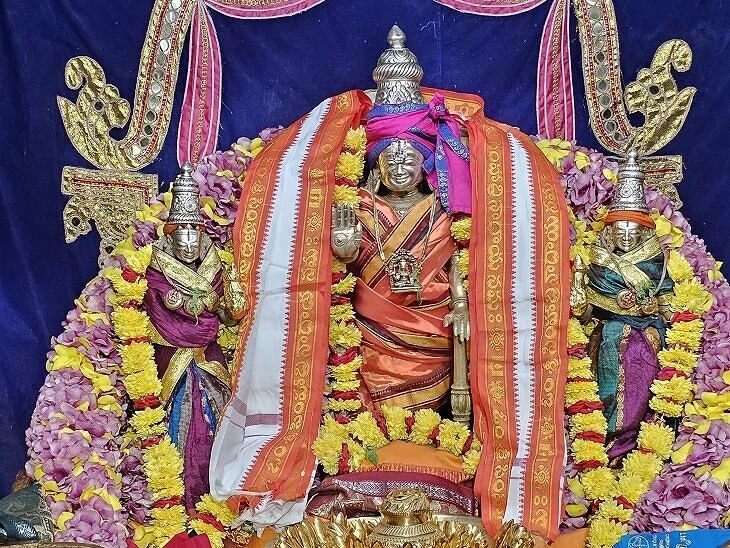 శ్రావణ శుక్రవారాల్లో సింహాచలంలో లక్ష్మీపూజలు
