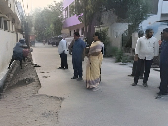 ‘మురుగు కాల్వలలో వ్యర్థాలు వేయొద్దు’