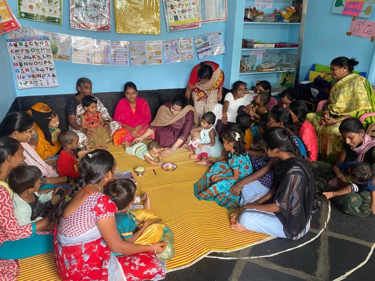 అంగన్వాడీ కేంద్రంలో సామూహిక అన్న ప్రాసన