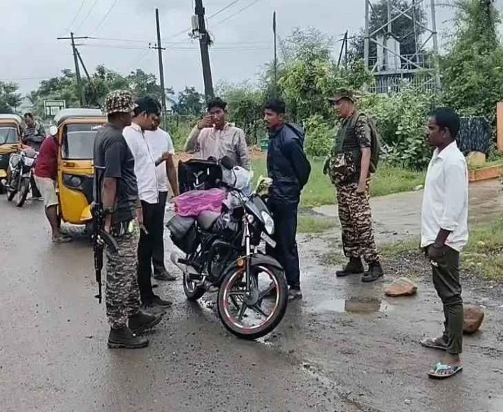 జిల్లాలో పోలీసులు హై అలర్ట్