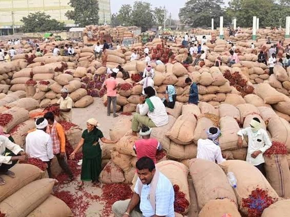 నేడు, రేపు సెలవు  వ్యవసాయ మార్కెట్‌కు