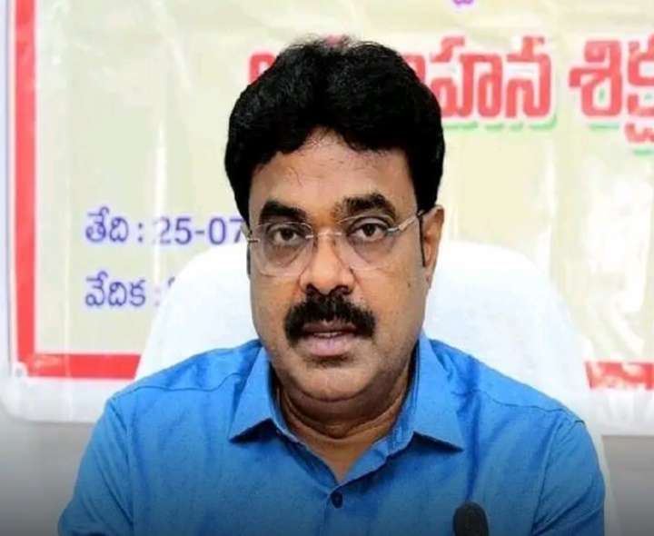 అధికారులు అప్రమత్తంగా ఉండాలి: కలెక్టర్