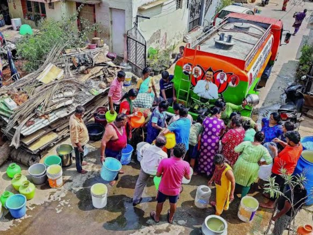 నగరవాసులు నీటి కోసం అష్టకష్టాలు