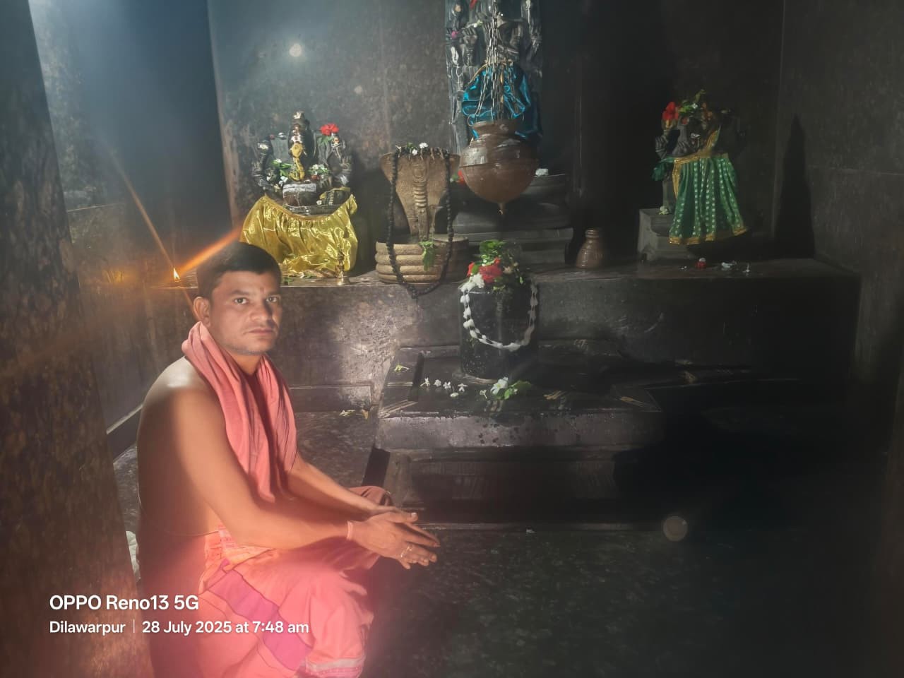 భక్తులతో కిటకిటలాడిన ఏకనాథ్ ఆలయం