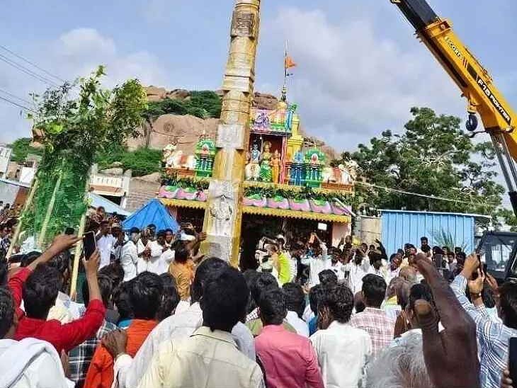 దేవిబెట్టలో ధ్వజస్తంభ ప్రతిష్ఠ