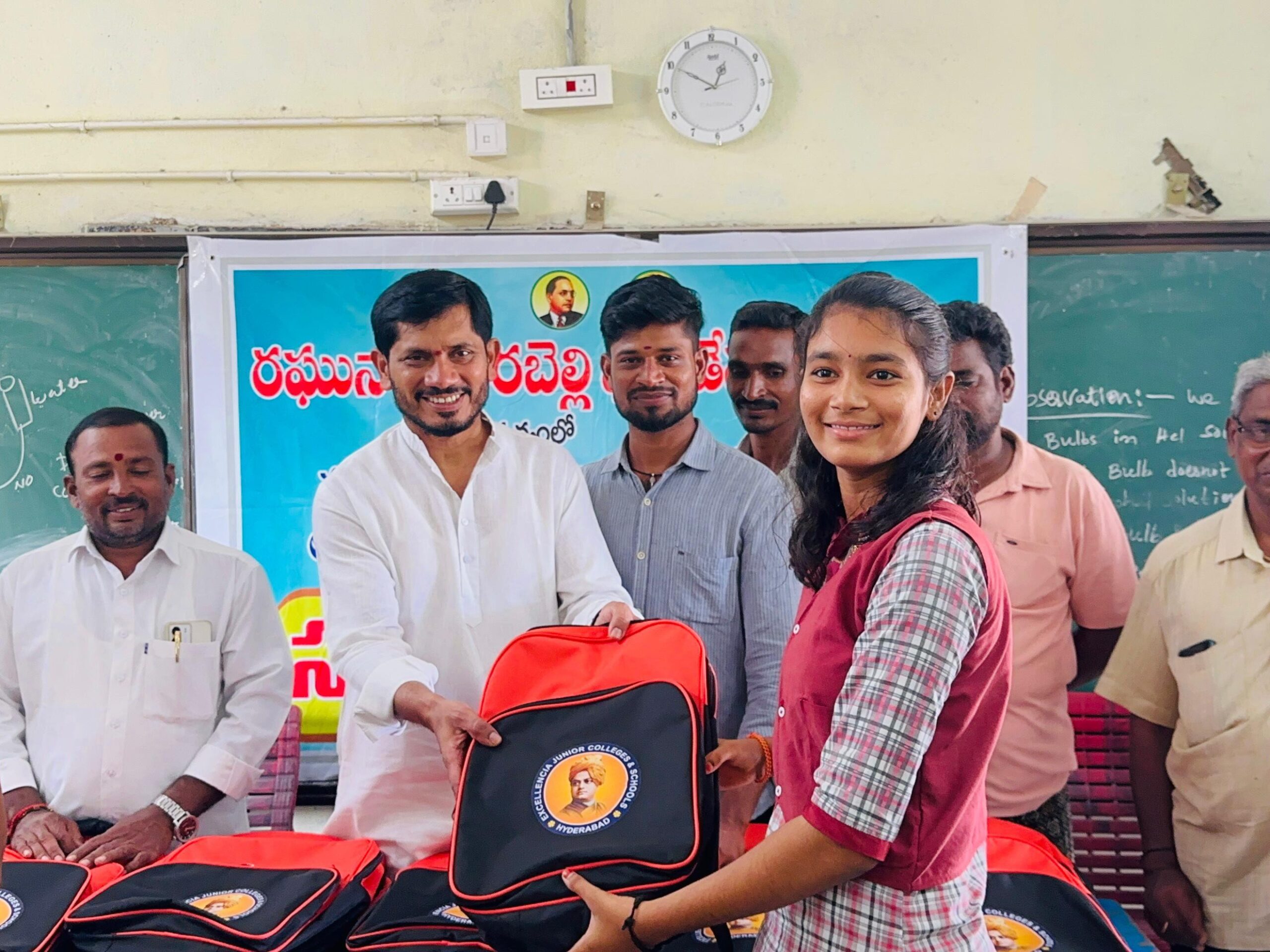 మంచి భవిష్యత్తుకు బాటలు వేసుకోవాలి: రఘునాథ్