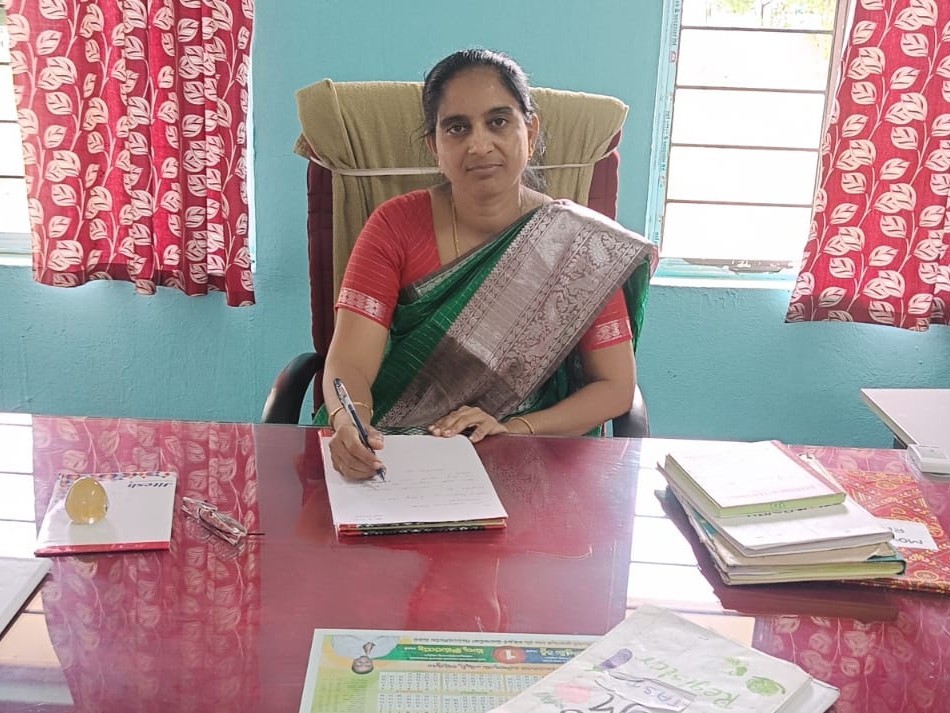 హవర్లీ బేస్ టీచర్స్ దరఖాస్తులకు ఆహ్వానం