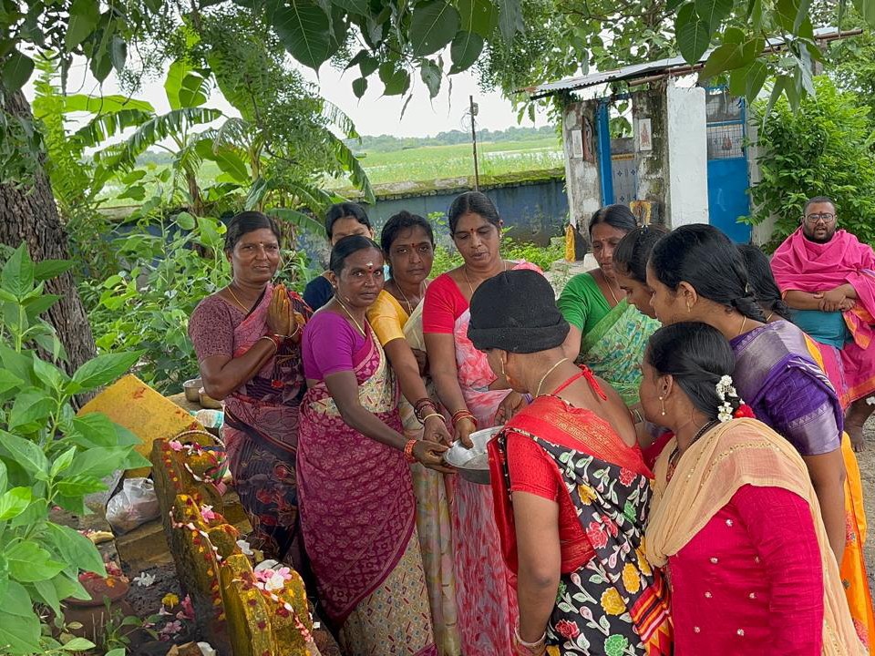సంగమేశ్వర స్వామి ఆలయంలో ప్రత్యేక పూజలు