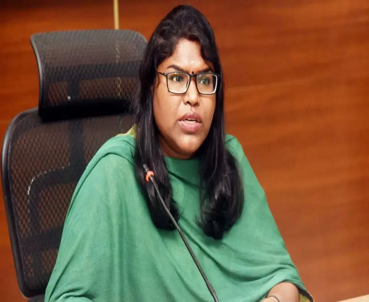 పీ-4 కార్యక్రమంలో స్వచ్ఛందంగా పాల్గొనండి: కలెక్టర్