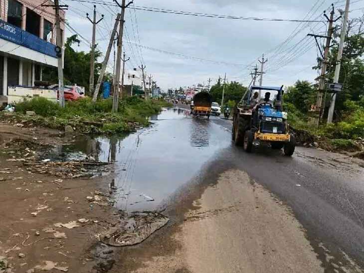 రోడ్లపై వరదలా మురుగు నీరు