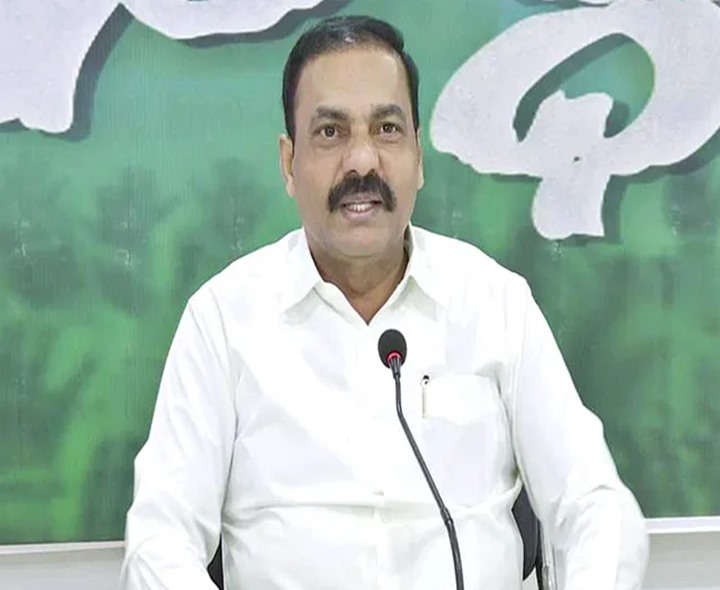 మాజీ మంత్రికి బెయిల్