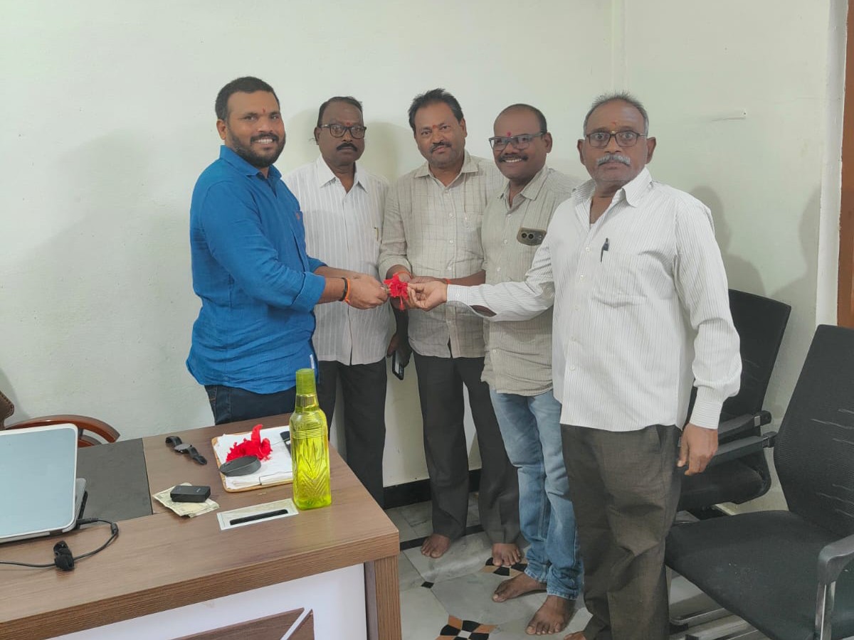 ఆలయ అభివృద్ధికి వితరణ