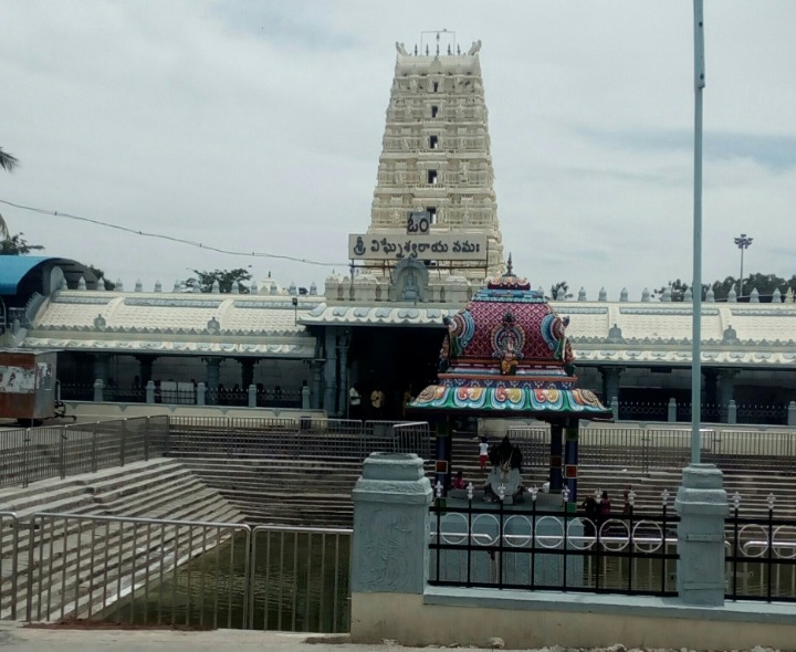 వరసిద్ధి వినాయకుడికి విరాళం