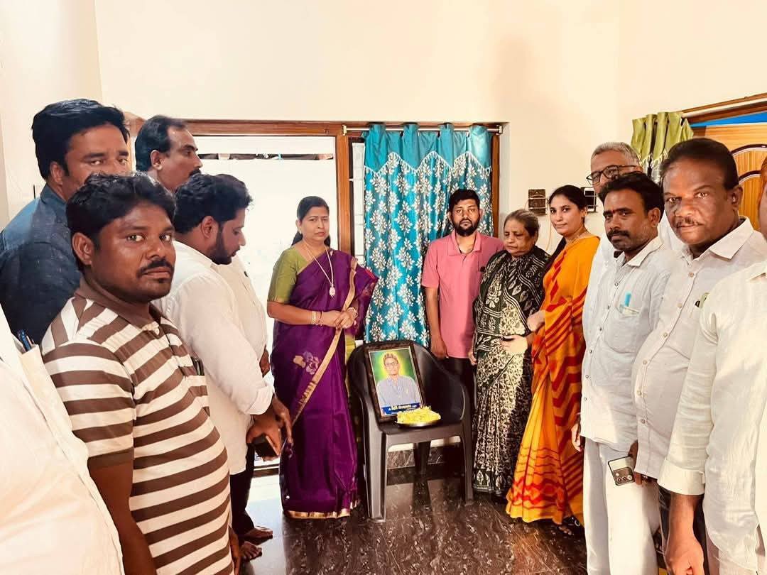 పలు కుటుంబాలను పరామర్శించిన మాజీ హోం మంత్రి