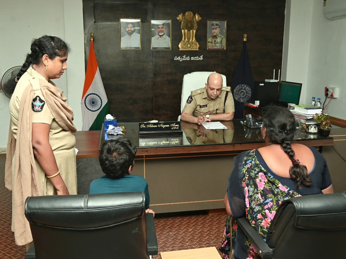 11 ఫిర్యాదులు స్వీకరణ