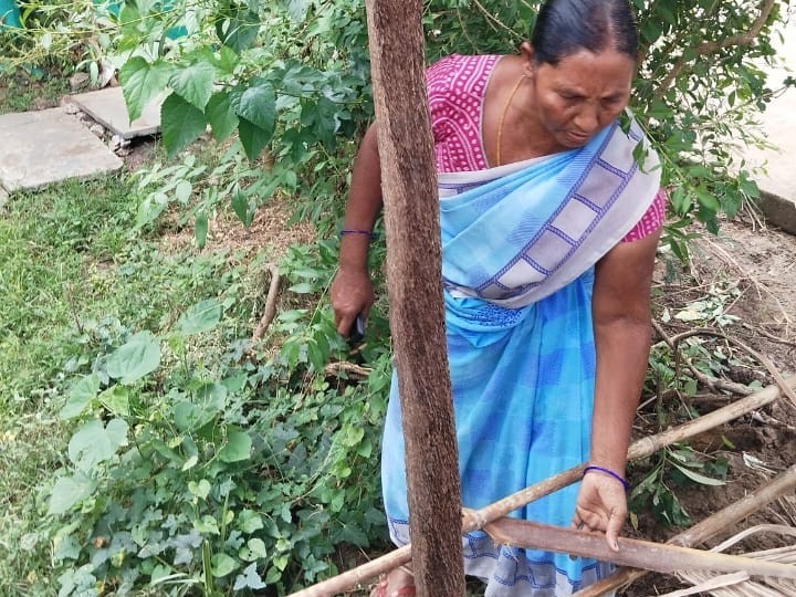 మోపిదేవిలో అంగన్వాడీ ఆయా దౌర్జన్యం