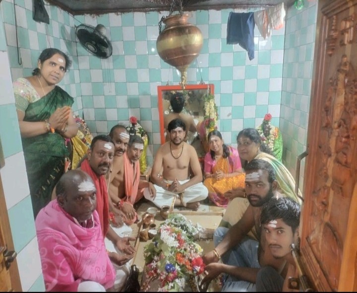 దేవాలయంలో శ్రావణ సోమవార ప్రత్యేక పూజలు