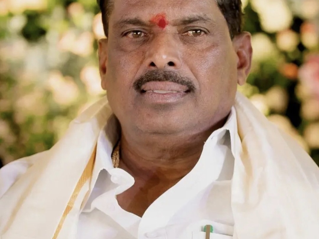 నీటి బిల్లులపై  MLAని వివరణ కోరుతున్న ప్రజలు!