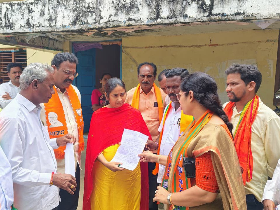 ‘సమస్యలను తక్షణమే పరిష్కరించాలి’