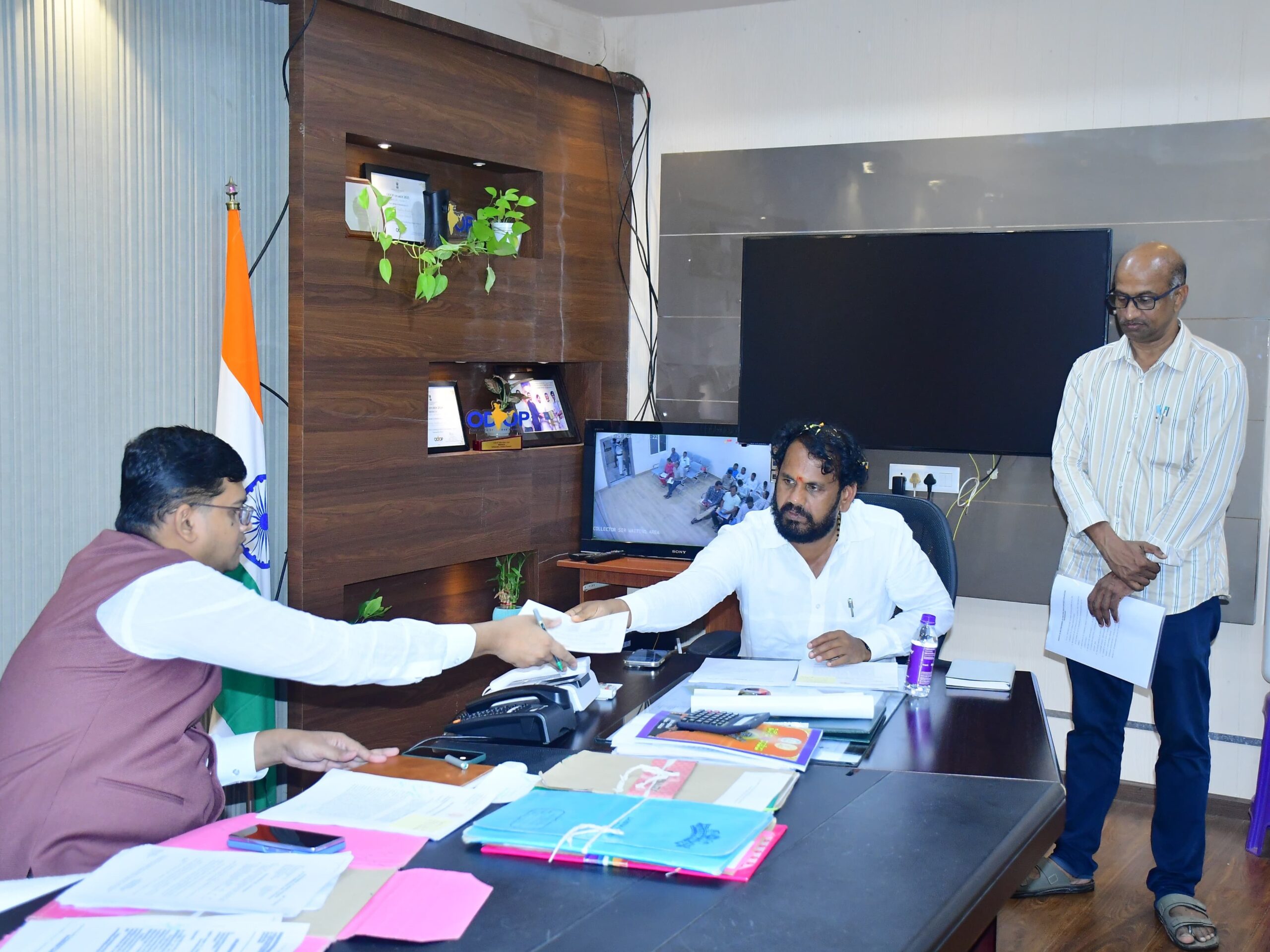 ఎచ్చెర్ల సమస్యలు పరిష్కరించాలి: ఎమ్మెల్యే