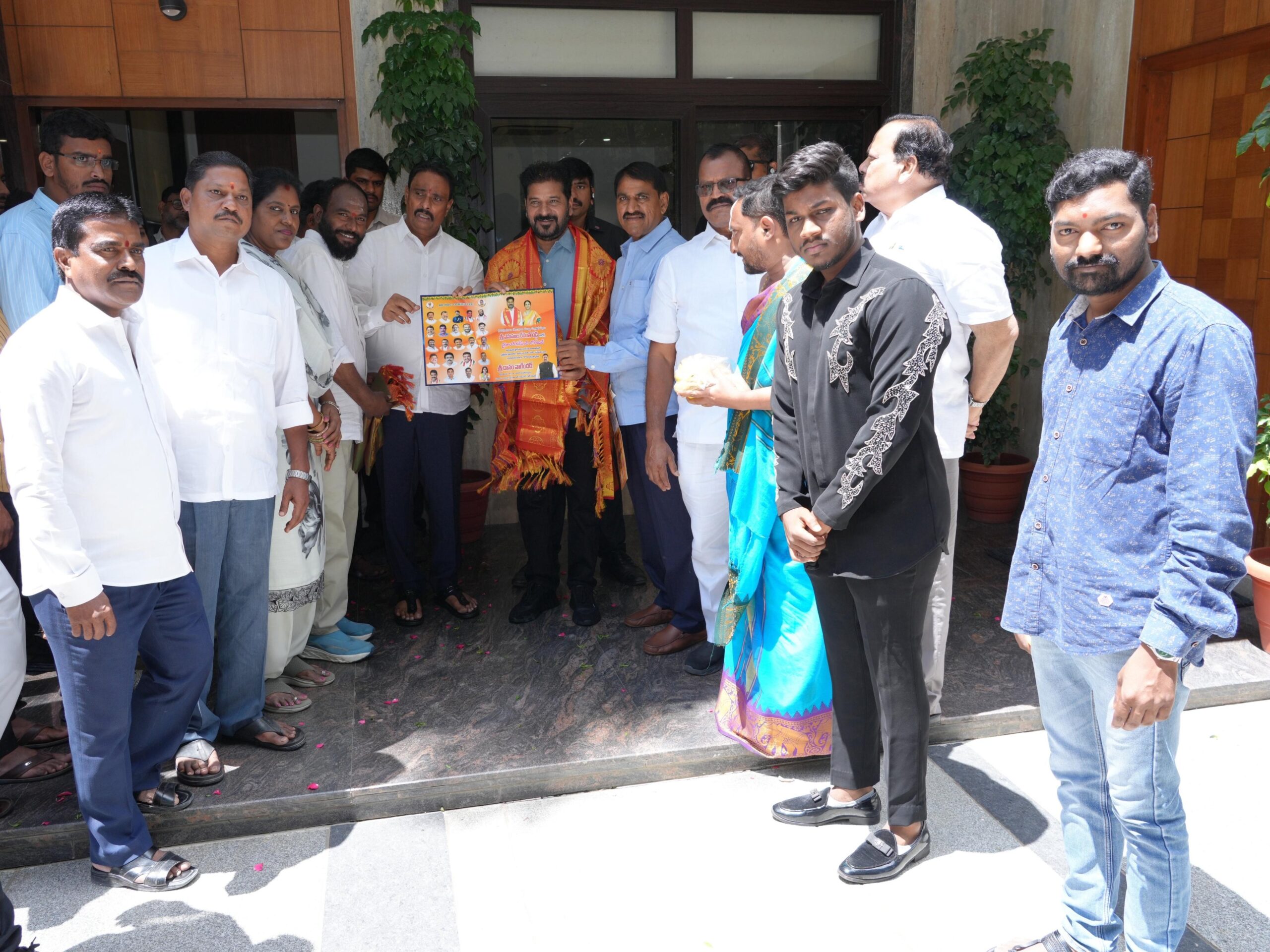 సీఎంకు ఖైరతాబాద్ గణేష్ అడ్-హాక్ కమిటీ ఆహ్వానం