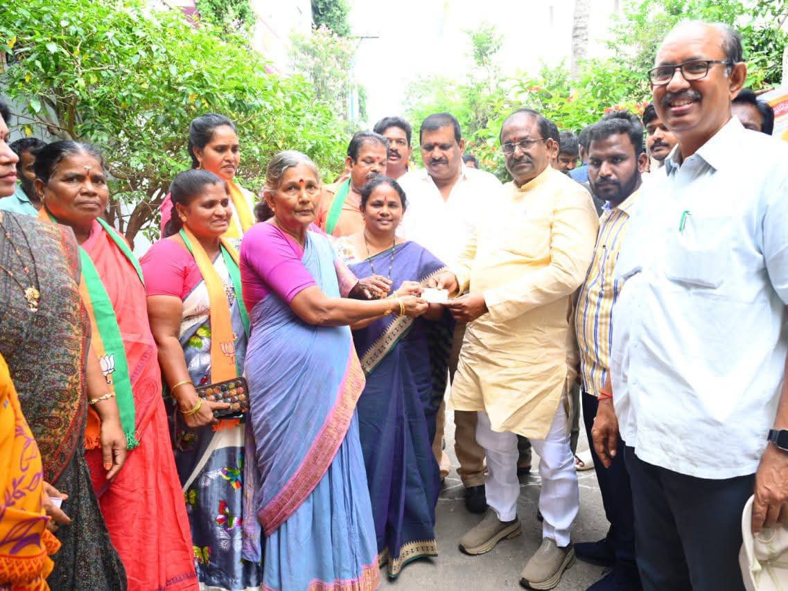 పేదల కడుపు నింపేందుకు స్మార్ట్ కార్డులు