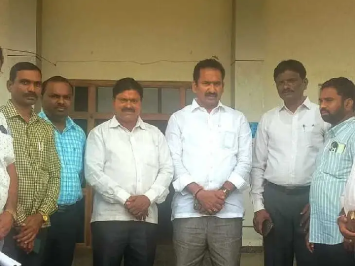 ‘విద్యార్థులకు మెరుగైన మద్యం అందించాలి’