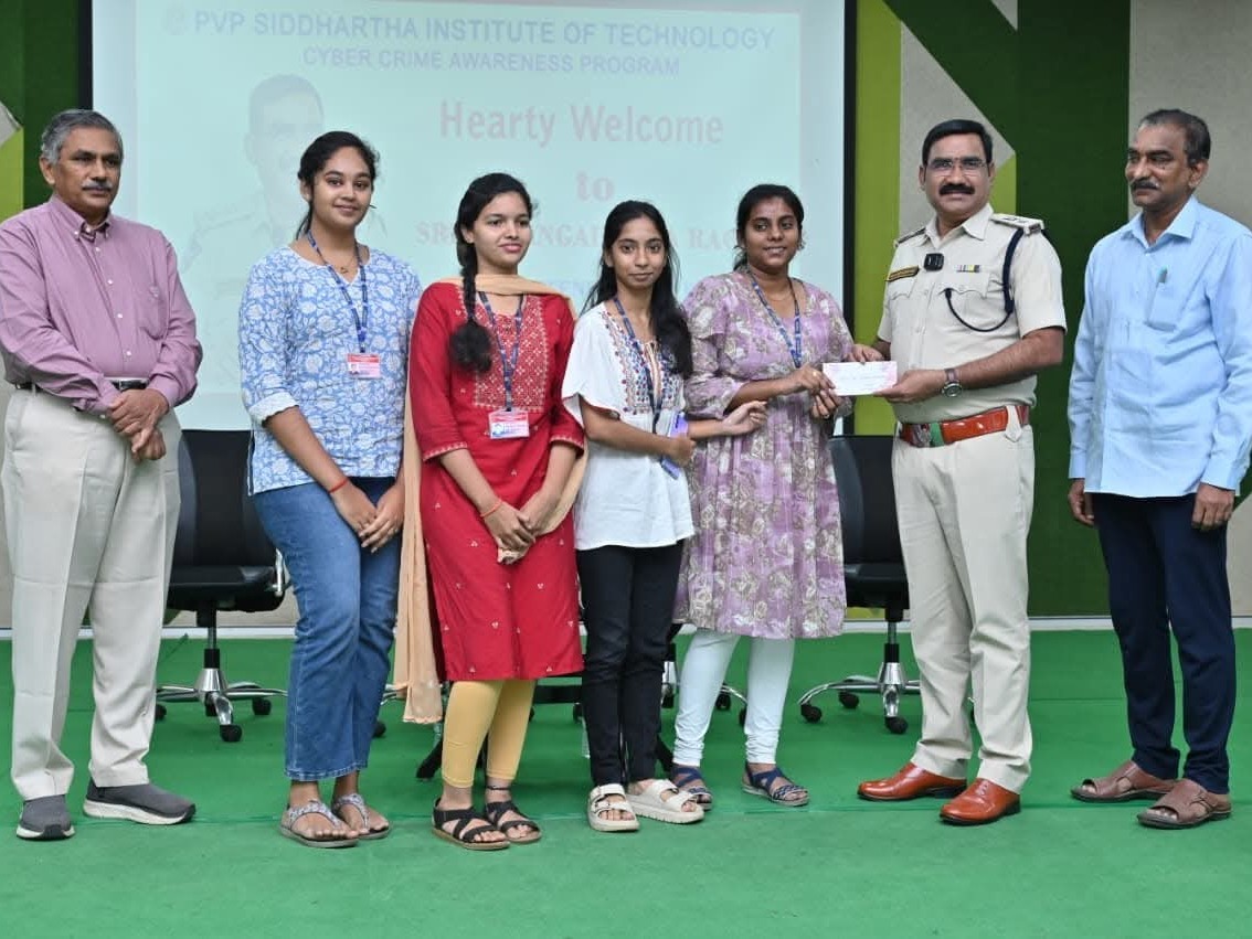 విద్యార్థులకు అవగాహన కార్యక్రమం