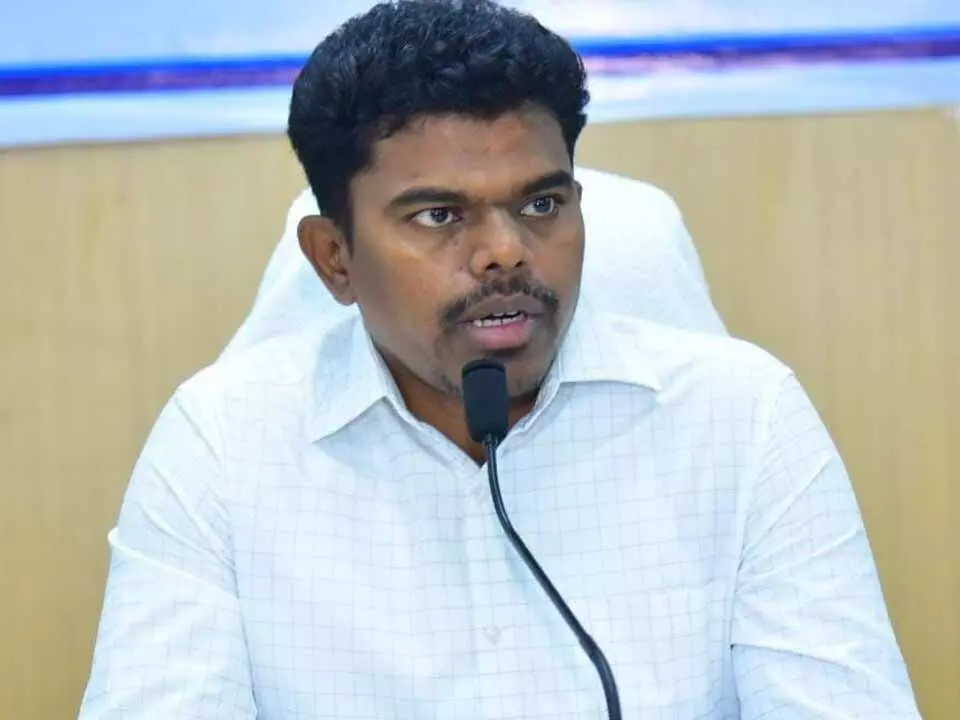 రామలింగారెడ్డి ఆత్మహత్యపై కలెక్టర్ వివరణ