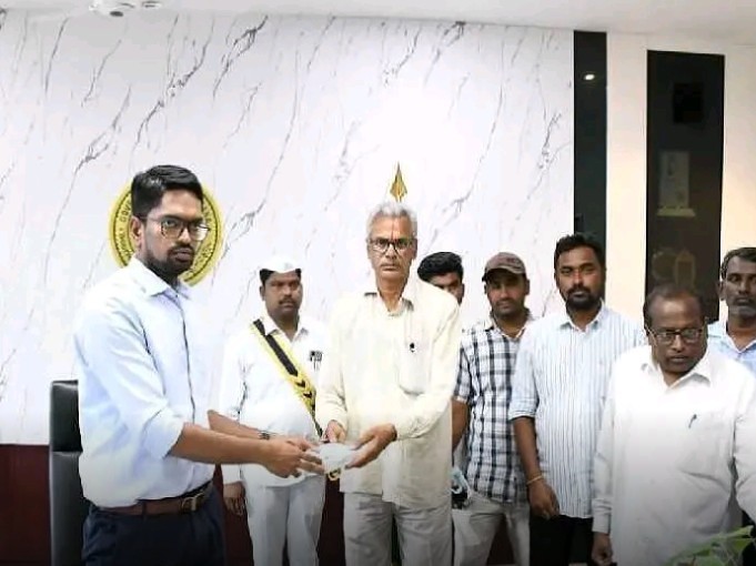 ముఖ చిత్ర గుర్తింపుతో పింఛన్లు పంపిణీ