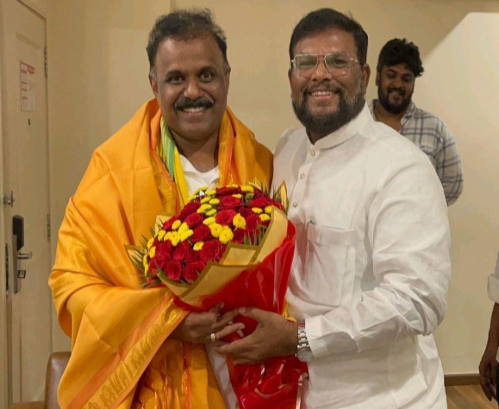 మంత్రితో వర్ఫ్ బోర్డు ఛైర్మన్ అజీజ్ భేటీ