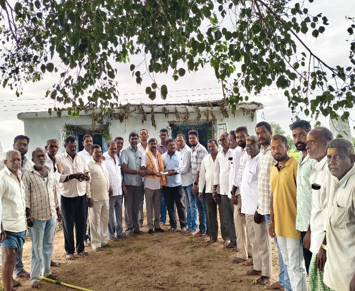 బీరప్ప ఆలయ నిర్మాణానికి రూ.50 వేల ఆర్థిక సహాయం