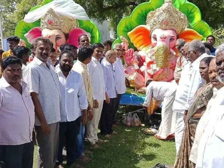 కలికిరిలో వినాయక విగ్రహాల వితరణ